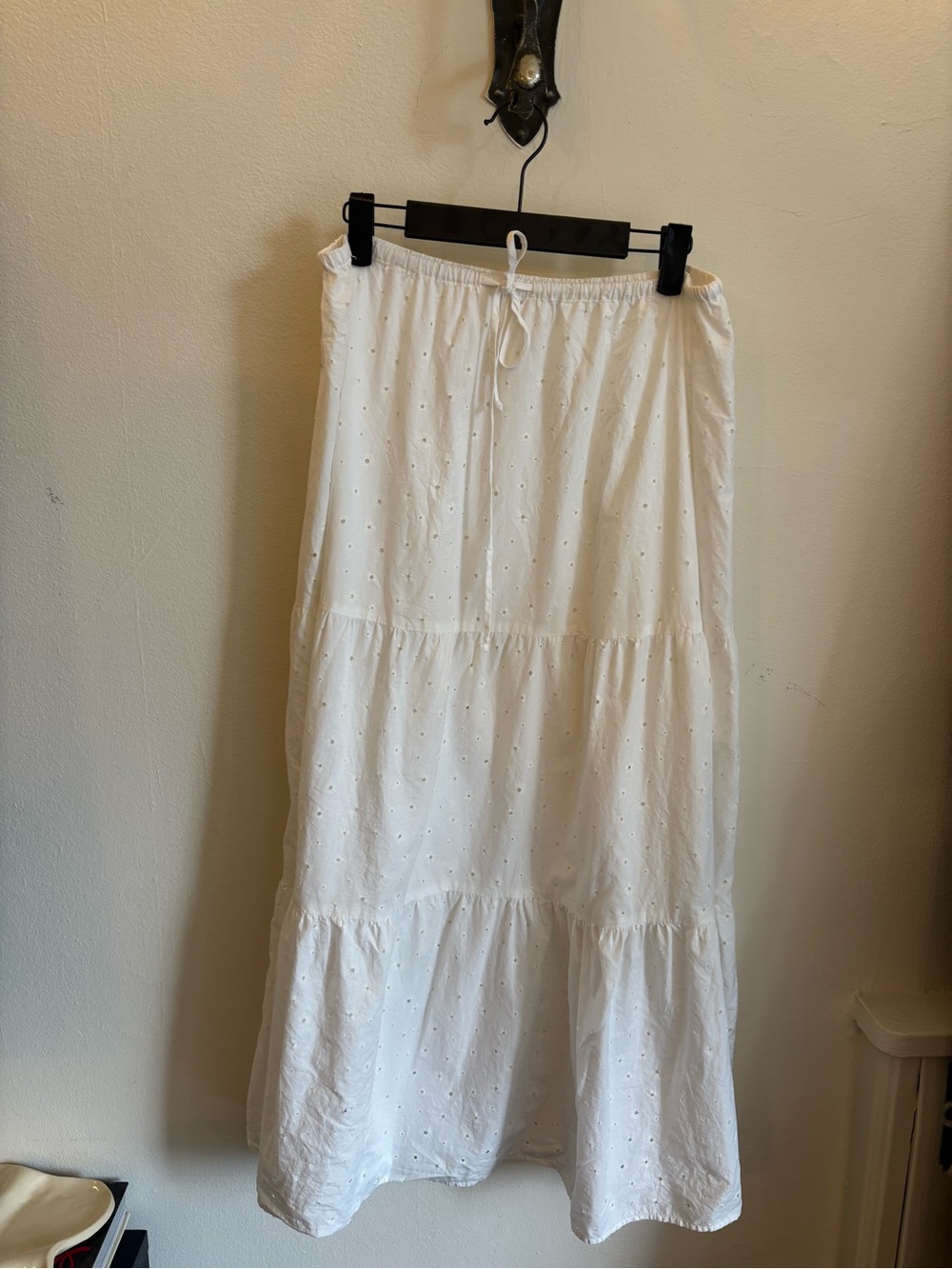 Skatie eyelet white skirt